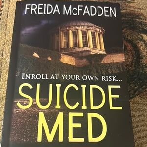 Suicide Med by Freida McFadden